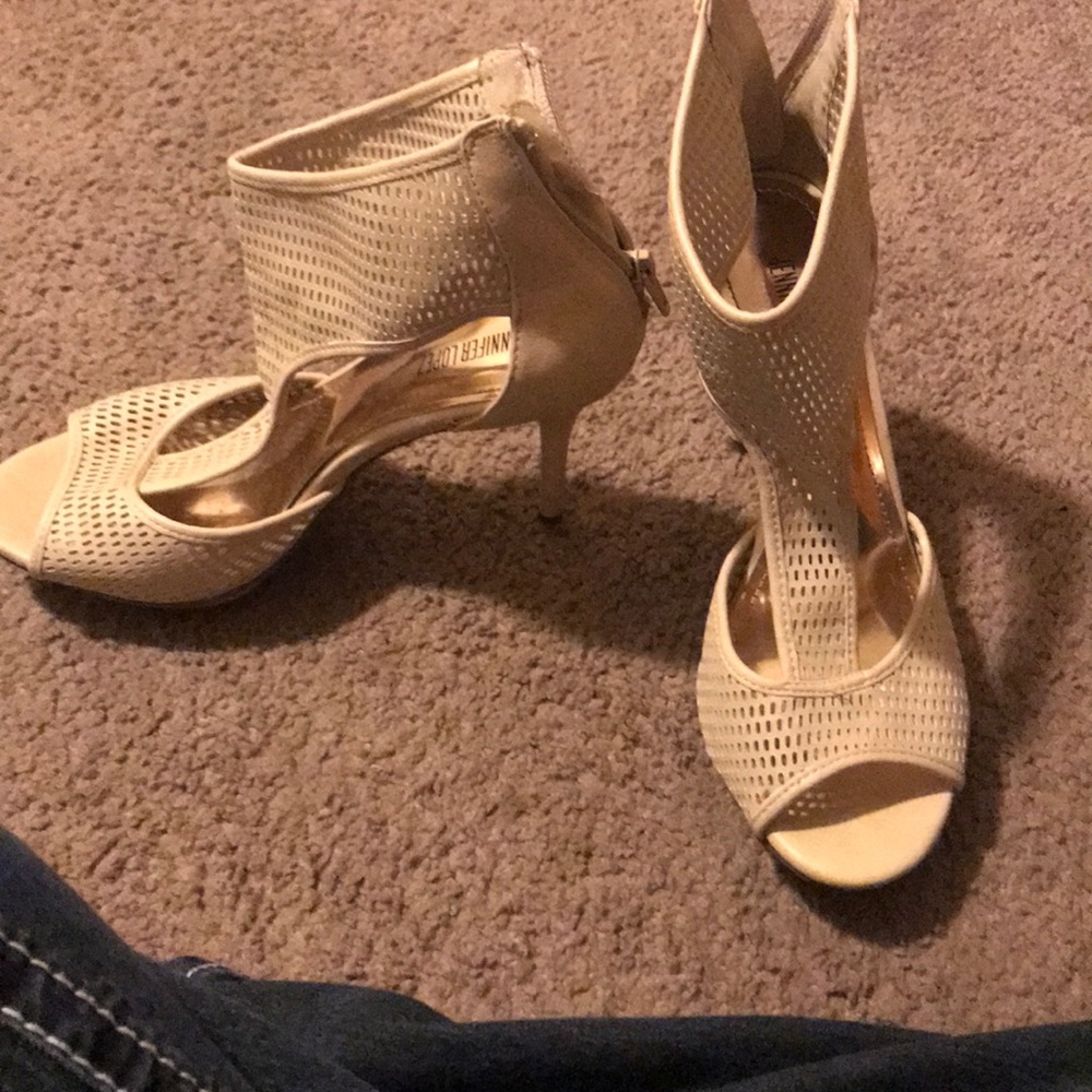 Heels - Picture 2 of 2